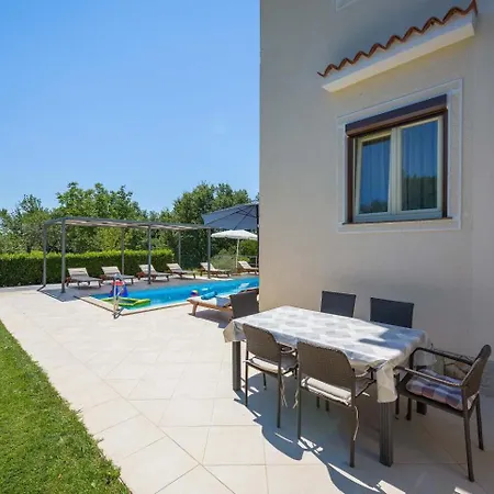 Eufemia Near With Large Garden And Outdoor Playground For Kids Villa Poreč