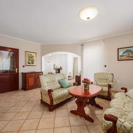 Eufemia Near With Large Garden And Outdoor Playground For Kids * Poreč