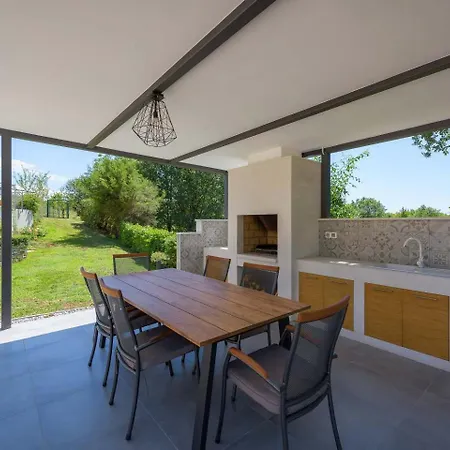 Eufemia Near With Large Garden And Outdoor Playground For Kids Villa Poreč