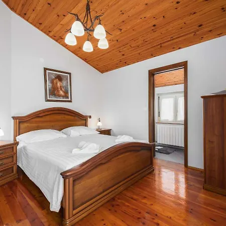 Eufemia Near With Large Garden And Outdoor Playground For Kids Villa *