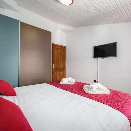 Eufemia Near With Large Garden And Outdoor Playground For Kids *