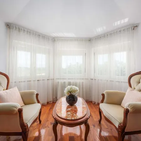 Eufemia Near With Large Garden And Outdoor Playground For Kids Porec