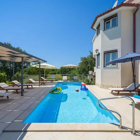 Villa Eufemia Near With Large Garden And Outdoor Playground For Kids Porec