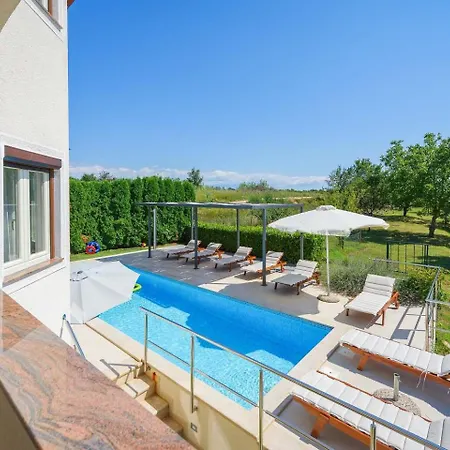 Вілла Eufemia Near With Large Garden And Outdoor Playground For Kids
