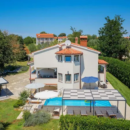 Eufemia Near With Large Garden And Outdoor Playground For Kids *