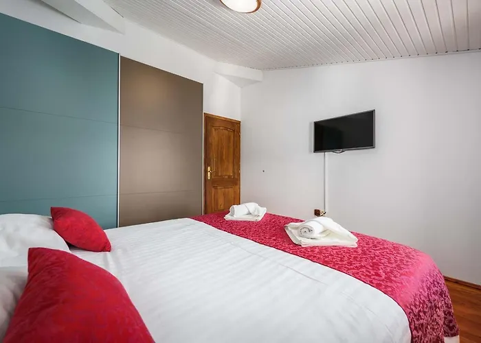 Eufemia Near With Large Garden And Outdoor Playground For Kids *