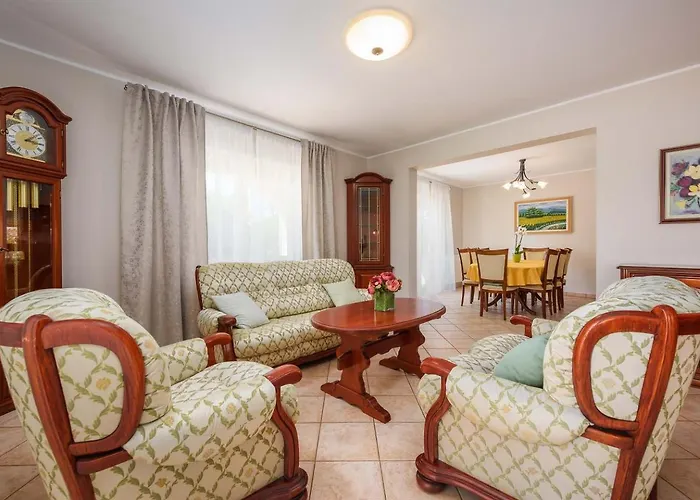 Eufemia Near With Large Garden And Outdoor Playground For Kids Poreč