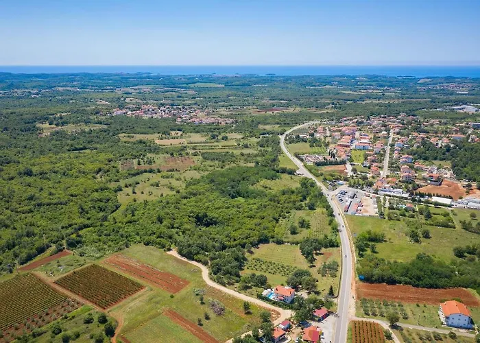 Villa Eufemia Near With Large Garden And Outdoor Playground For Kids *