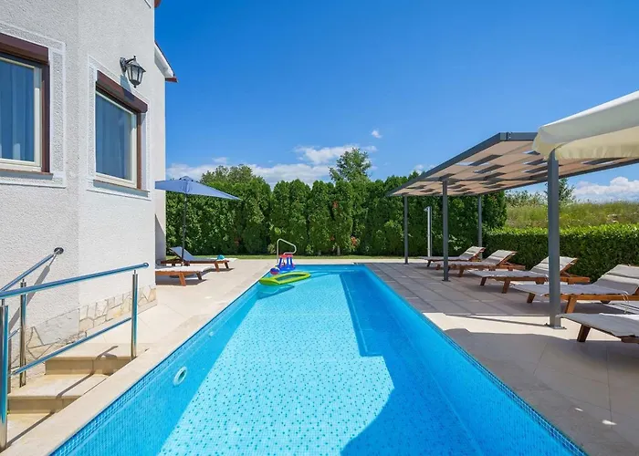 Eufemia Near With Large Garden And Outdoor Playground For Kids *