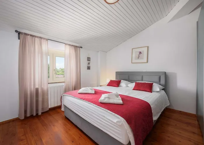 Eufemia Near With Large Garden And Outdoor Playground For Kids * Poreč